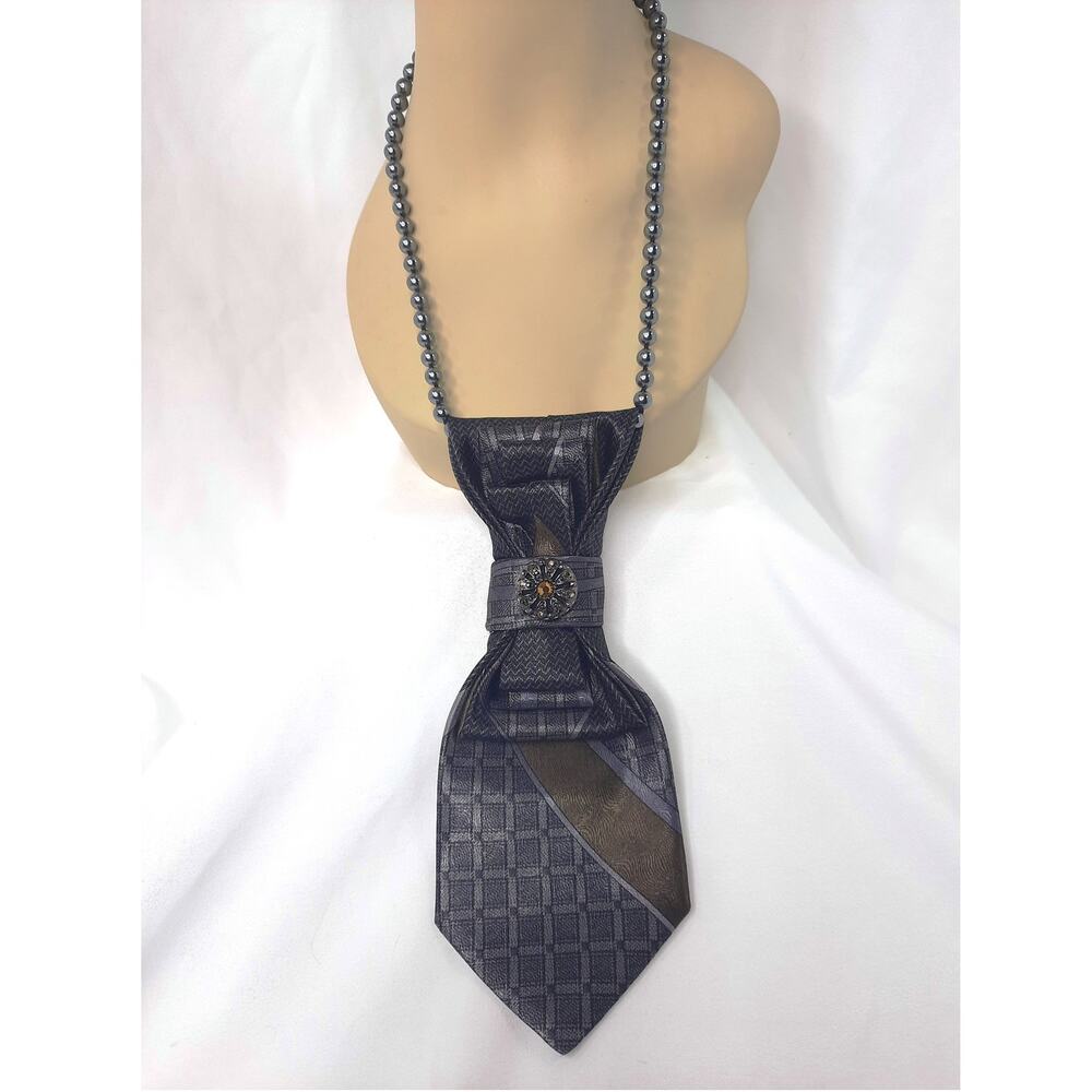 Vintage Black Bronze Tie Pendant Towncraft Gray Hematite Beaded Necklace NEW - Picture 3 of 11